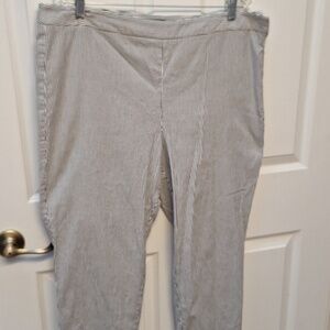 Q women's Talbots black stripe stretch ankle pants size 16